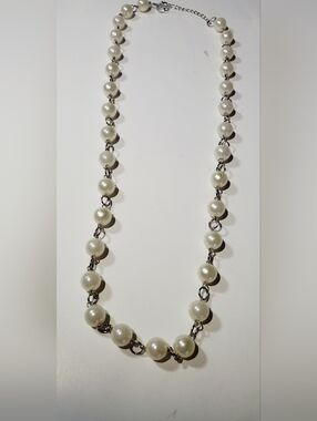 Classic Pearl-Link Necklace - White Pearls